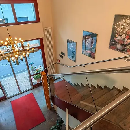 Boulevard Altstadt מלון שוורין