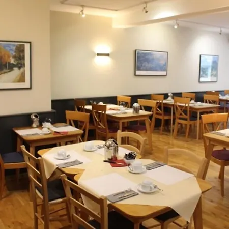 Boulevard Altstadt מלון 3*